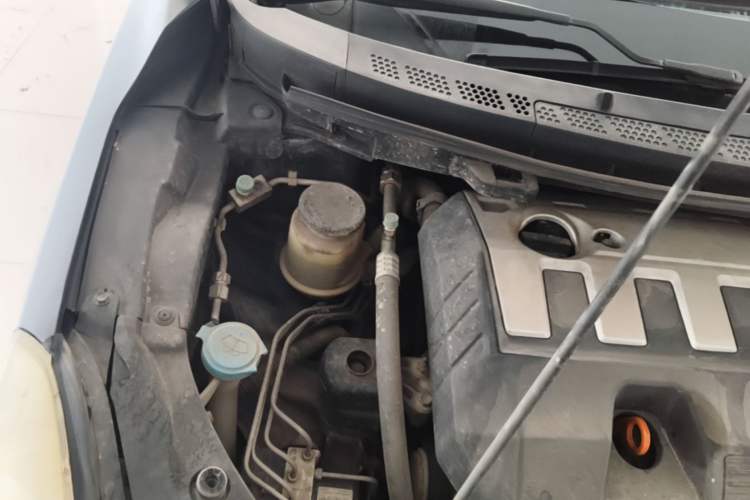 Used Great Wall C50 2013 1.5T Manual Elite Edition Engine Bay Right