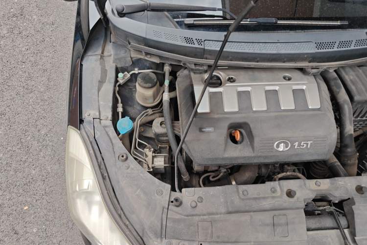 Used Great Wall C50 2013 1.5T Manual Elite Edition Engine Bay Right