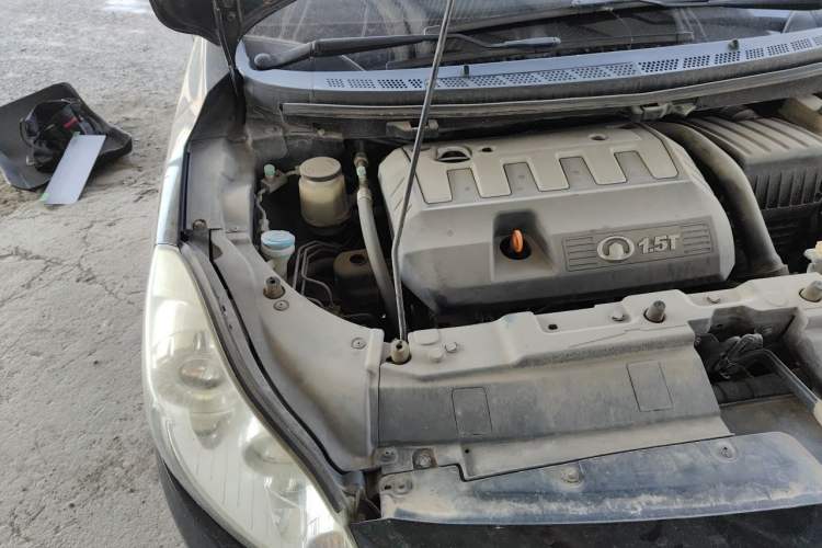 Used Great Wall C50 2013 1.5T Manual Elite Edition Engine Bay Right