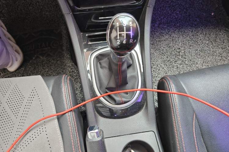 Used Great Wall C50 2013 1.5T Manual Elite Edition Gear Lever