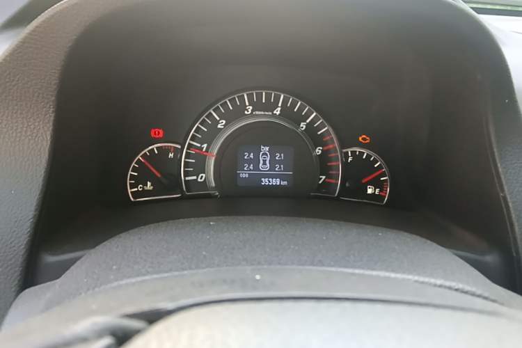 Used Great Wall C50 2013 1.5T Manual Elite Edition Odometer Close Up