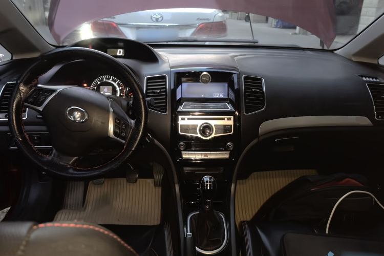 Used Great Wall C50 2013 1.5T Manual Fashion Edition Center Console