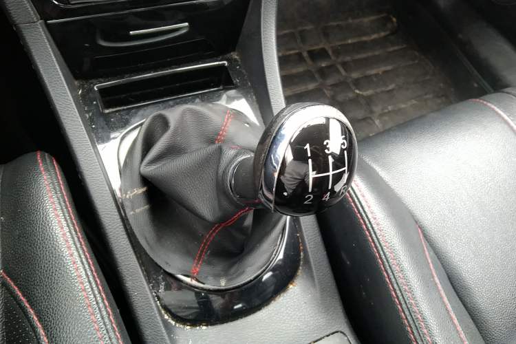 Used Great Wall C50 2013 1.5T Manual Elite Edition Gear Lever