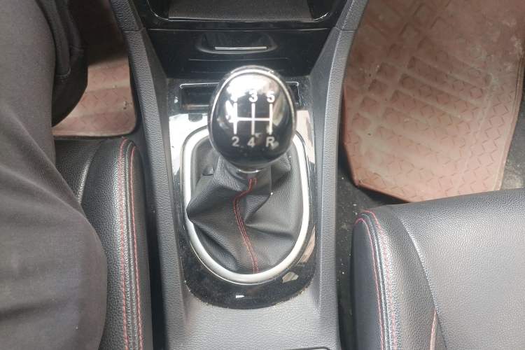 Used Great Wall C50 2013 1.5T Manual Elite Edition Gear Lever