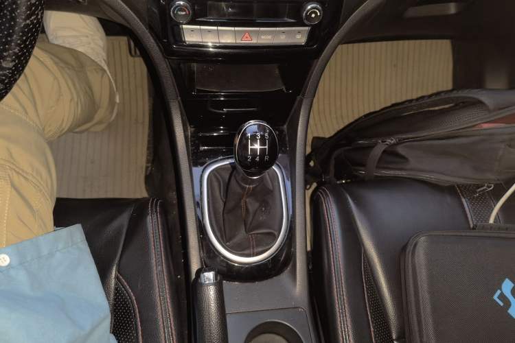 Used Great Wall C50 2013 1.5T Manual Fashion Edition Gear Lever