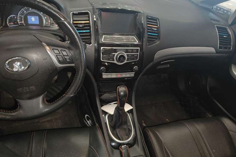 Used Great Wall C50 2013 1.5T Manual Elite Edition Interior 2