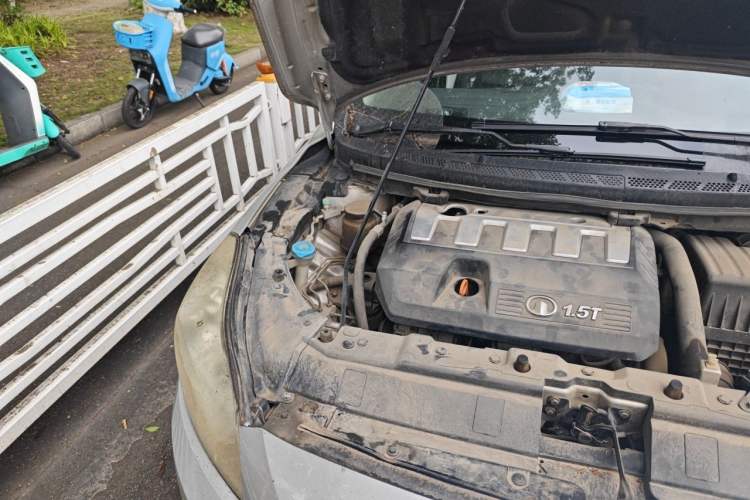 Used Great Wall C50 2013 1.5T Manual Elite Edition Engine Bay Right