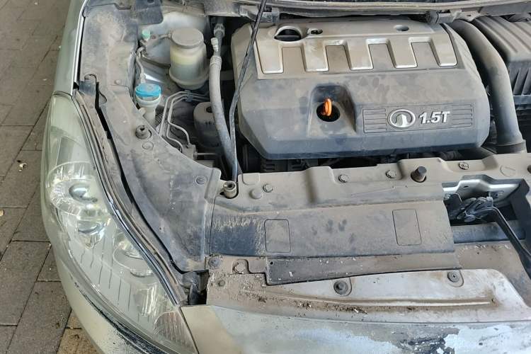Used Great Wall C50 2013 1.5T Manual Elite Edition Engine Bay Right