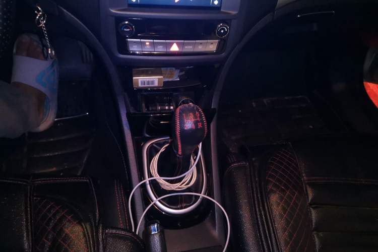 Used Great Wall C50 2013 1.5T Manual Fashion Edition Gear Lever