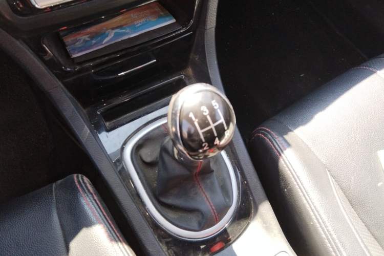 Used Great Wall C50 2013 1.5T Manual Elite Edition Gear Lever