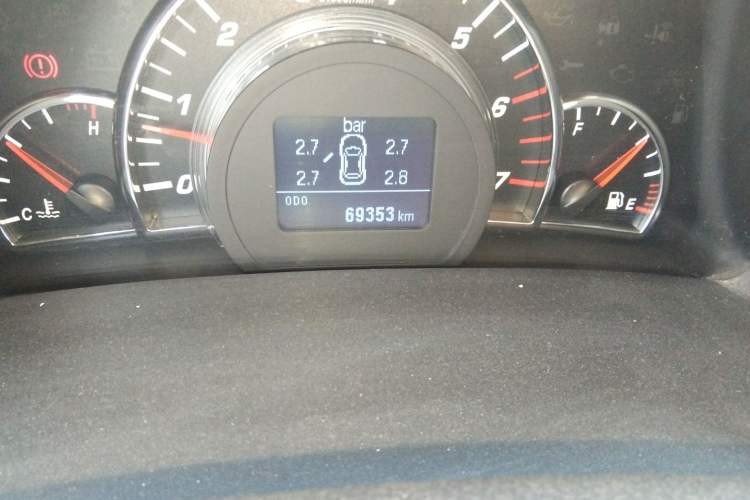 Used Great Wall C50 2013 1.5T Manual Elite Edition Odometer Close Up