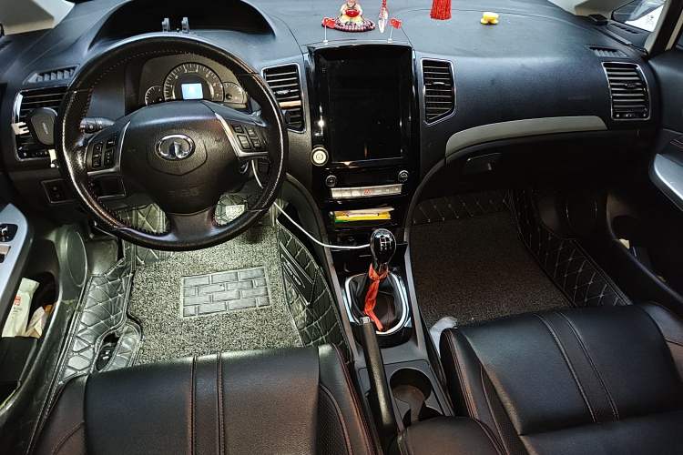Used Great Wall C50 2013 1.5T Manual Elite Edition Center Console