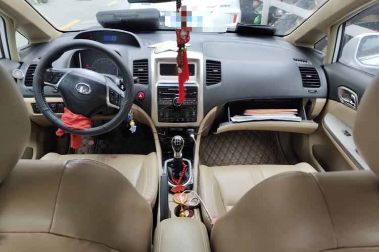 Used Great Wall C50 2013 1.5T Manual Fashion Edition Center Console
