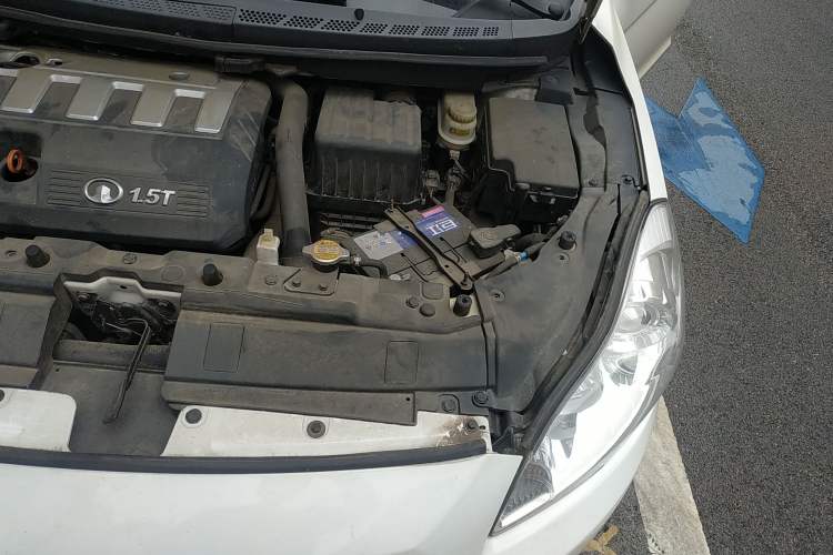 Used Great Wall C50 2013 1.5T Manual Elite Edition Engine Bay Left