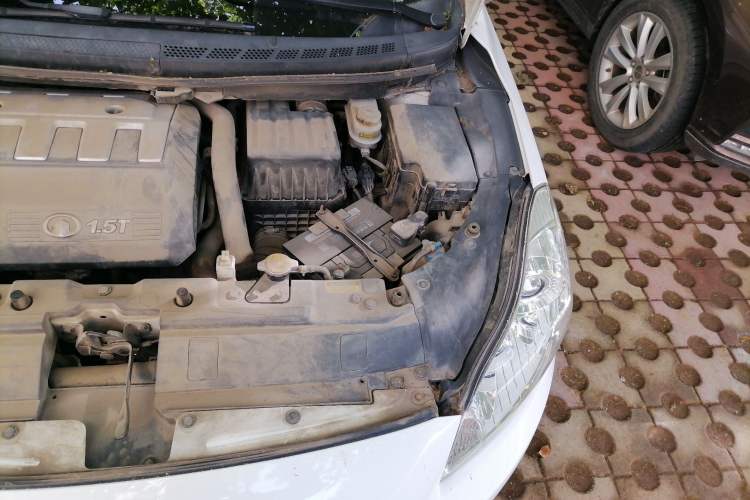Used Great Wall C50 2013 1.5T Manual Elite Edition Engine Bay Left
