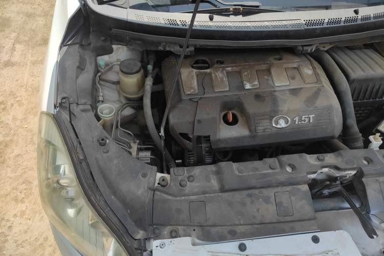 Used Great Wall C50 2013 1.5T Manual Elite Edition Engine Bay Right