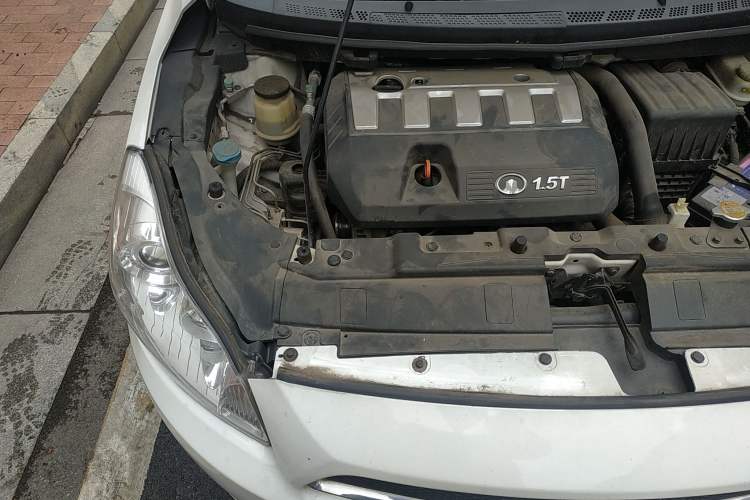 Used Great Wall C50 2013 1.5T Manual Elite Edition Engine Bay Right