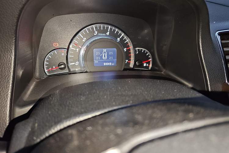 Used Great Wall C50 2013 1.5T Manual Elite Edition Odometer Close Up