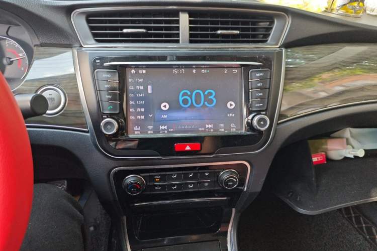 Used Great Wall C50 2014 Upgraded Model 1.5T Manual Fashion Edition Audio And AC Panel