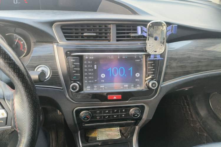 Used Great Wall C50 2014 Upgraded Model 1.5T Manual Comfort Version Audio And AC Panel