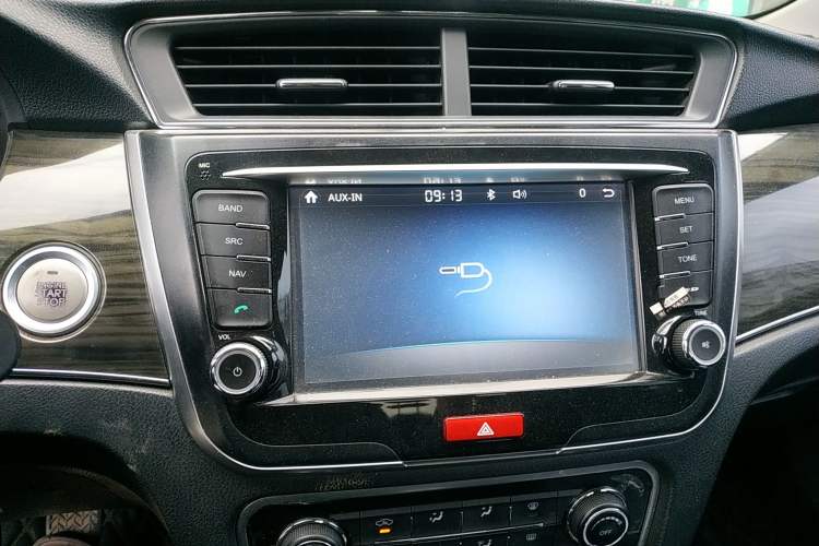 Used Great Wall C50 2014 Upgraded Model 1.5T Manual Elite Version Audio And AC Panel