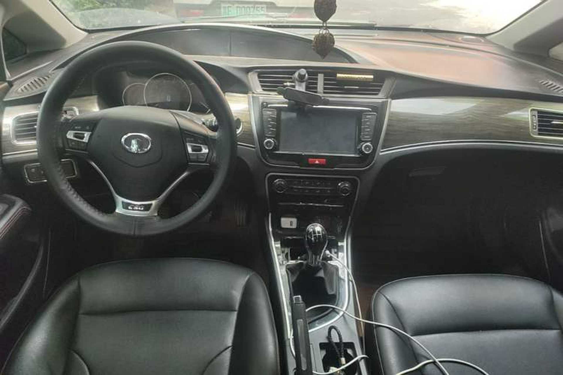 Used Great Wall C50 2014 Upgraded Model 1.5T Manual Fashion Edition Center Console