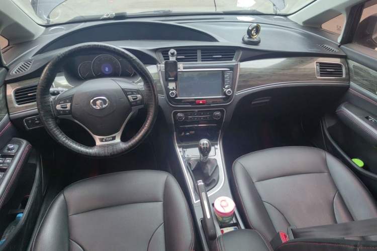Used Great Wall C50 2014 Upgraded Model 1.5T Manual Elite Version Center Console