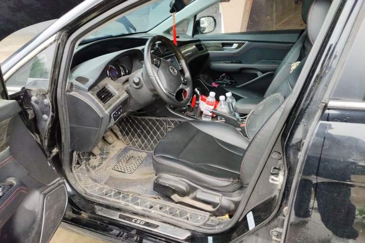 Used Great Wall C50 2014 Upgraded Model 1.5T Manual Elite Version Driver Seat