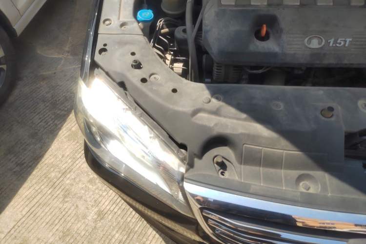Used Great Wall C50 2014 Upgraded Model 1.5T Manual Fashion Edition Engine Bay Right