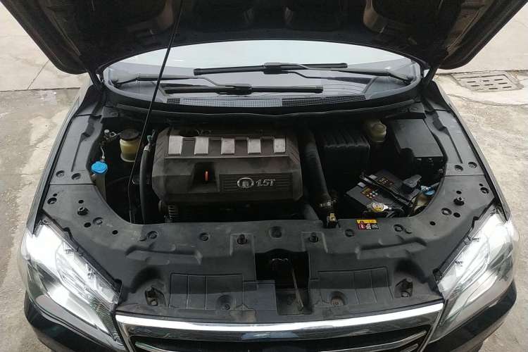 Used Great Wall C50 2014 Upgraded Model 1.5T Manual Elite Version Engine Bay