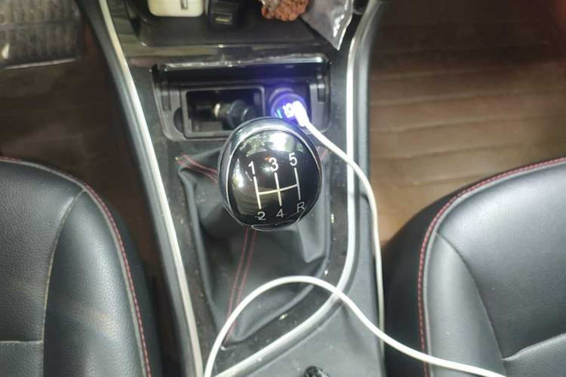 Used Great Wall C50 2014 Upgraded Model 1.5T Manual Fashion Edition Gear Lever