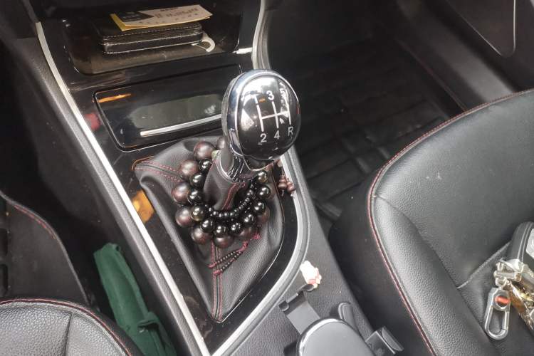 Used Great Wall C50 2014 Upgraded Model 1.5T Manual Comfort Version Gear Lever