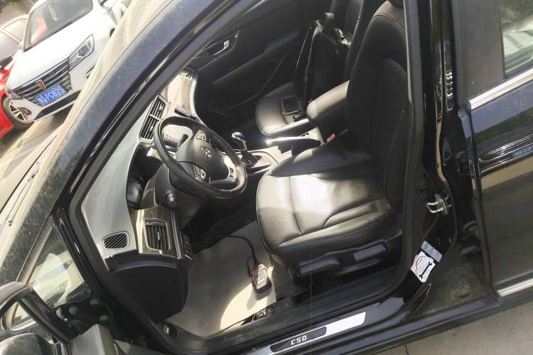 Used Great Wall C50 2014 Upgraded Model 1.5T Manual Elite Version Left Front Seat