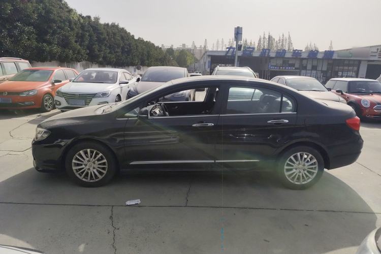 Used Great Wall C50 2014 Upgraded Model 1.5T Manual Elite Version Left Side