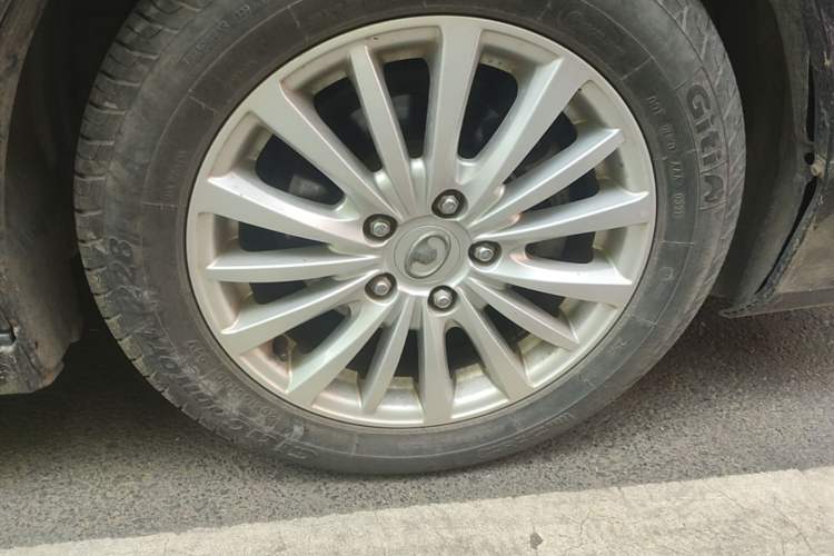 Used Great Wall C50 2014 Upgraded Model 1.5T Manual Fashion Edition Right Front Wheel Hub