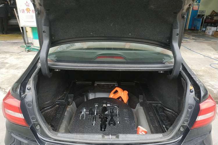 Used Great Wall C50 2014 Upgraded Model 1.5T Manual Elite Version Trunk