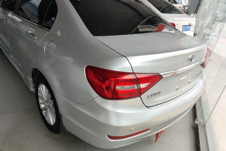 Used Great Wall C50 2014 Upgraded Model 1.5T Manual Elite Version Exterior 4