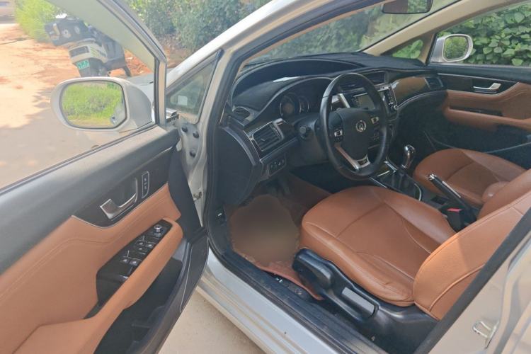 Used Great Wall C50 2014 Upgraded Model 1.5T Manual Elite Version Driver Seat