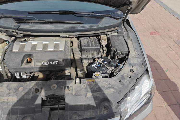 Used Great Wall C50 2014 Upgraded Model 1.5T Manual Elite Version Engine Bay Left