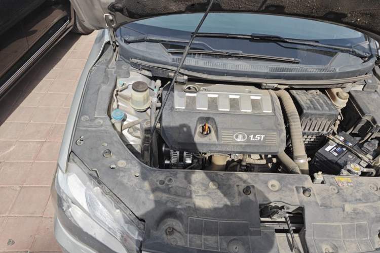 Used Great Wall C50 2014 Upgraded Model 1.5T Manual Elite Version Engine Bay Right