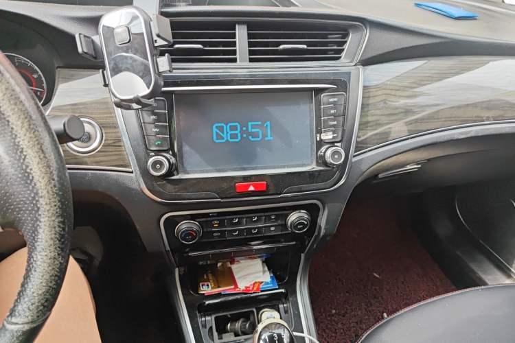 Used Great Wall C50 2014 Upgraded Model 1.5T Manual Comfort Version Audio And AC Panel