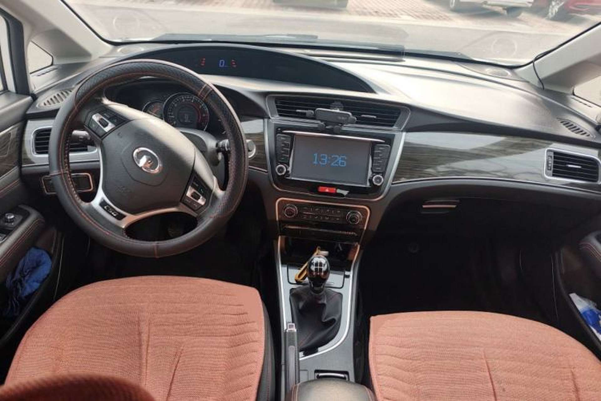 Used Great Wall C50 2014 Upgraded Model 1.5T Manual Fashion Edition Center Console