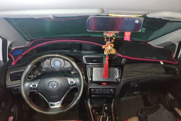 Used Great Wall C50 2014 Upgraded Model 1.5T Manual Fashion Edition Center Console