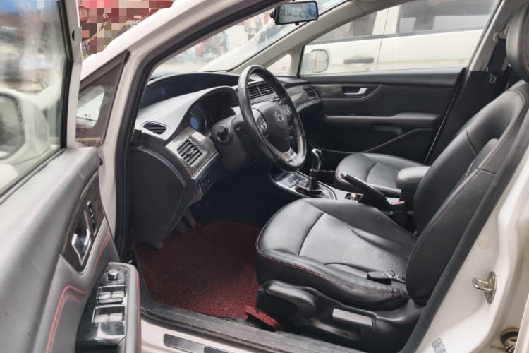 Used Great Wall C50 2014 Upgraded Model 1.5T Manual Fashion Edition Driver Seat