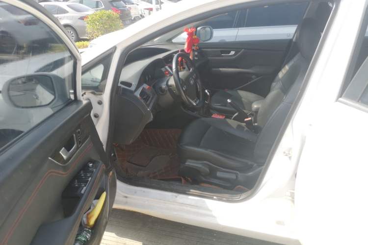 Used Great Wall C50 2014 Upgraded Model 1.5T Manual Comfort Version Driver Seat