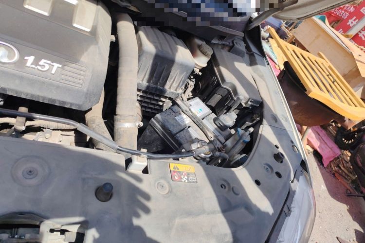 Used Great Wall C50 2014 Upgraded Model 1.5T Manual Comfort Version Engine Bay Left