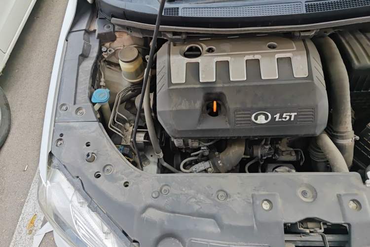 Used Great Wall C50 2014 Upgraded Model 1.5T Manual Comfort Version Engine Bay Right