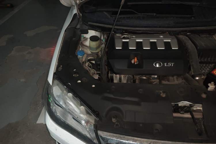 Used Great Wall C50 2014 Upgraded Model 1.5T Manual Fashion Edition Engine Bay Right