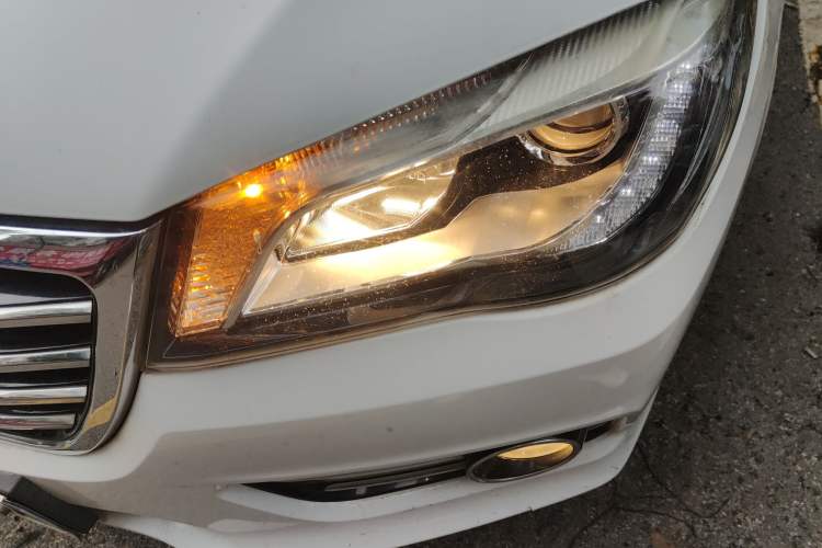 Used Great Wall C50 2014 Upgraded Model 1.5T Manual Fashion Edition Left Front Headlight