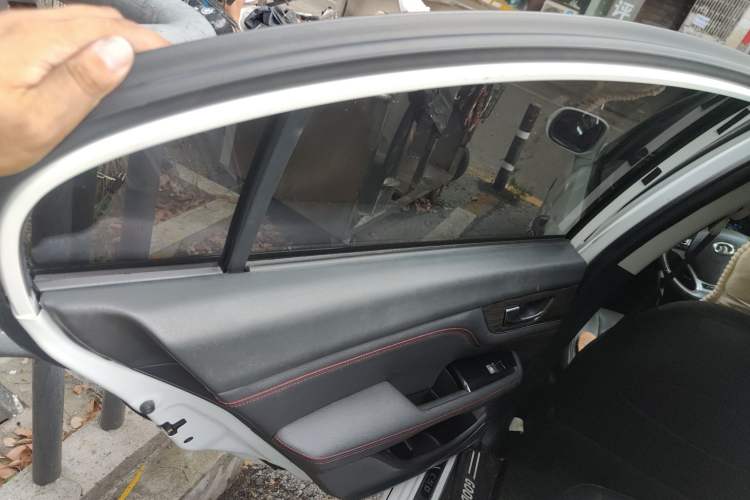 Used Great Wall C50 2014 Upgraded Model 1.5T Manual Fashion Edition Left Rear Door Interior